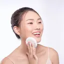 Dari Siang hingga Malam, Ini Tips Pilih Loose Powder agar Makeup Anti Longsor