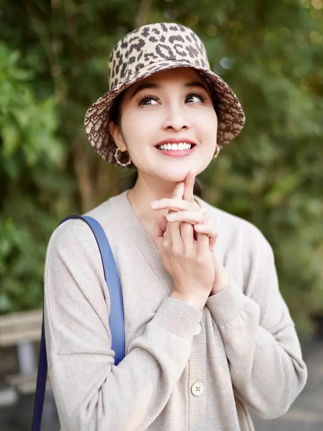 Genap Berusia 39 Tahun, Ini 7 Potret Sandra Dewi yang Disebut Tetap Awet Muda Bak ABG