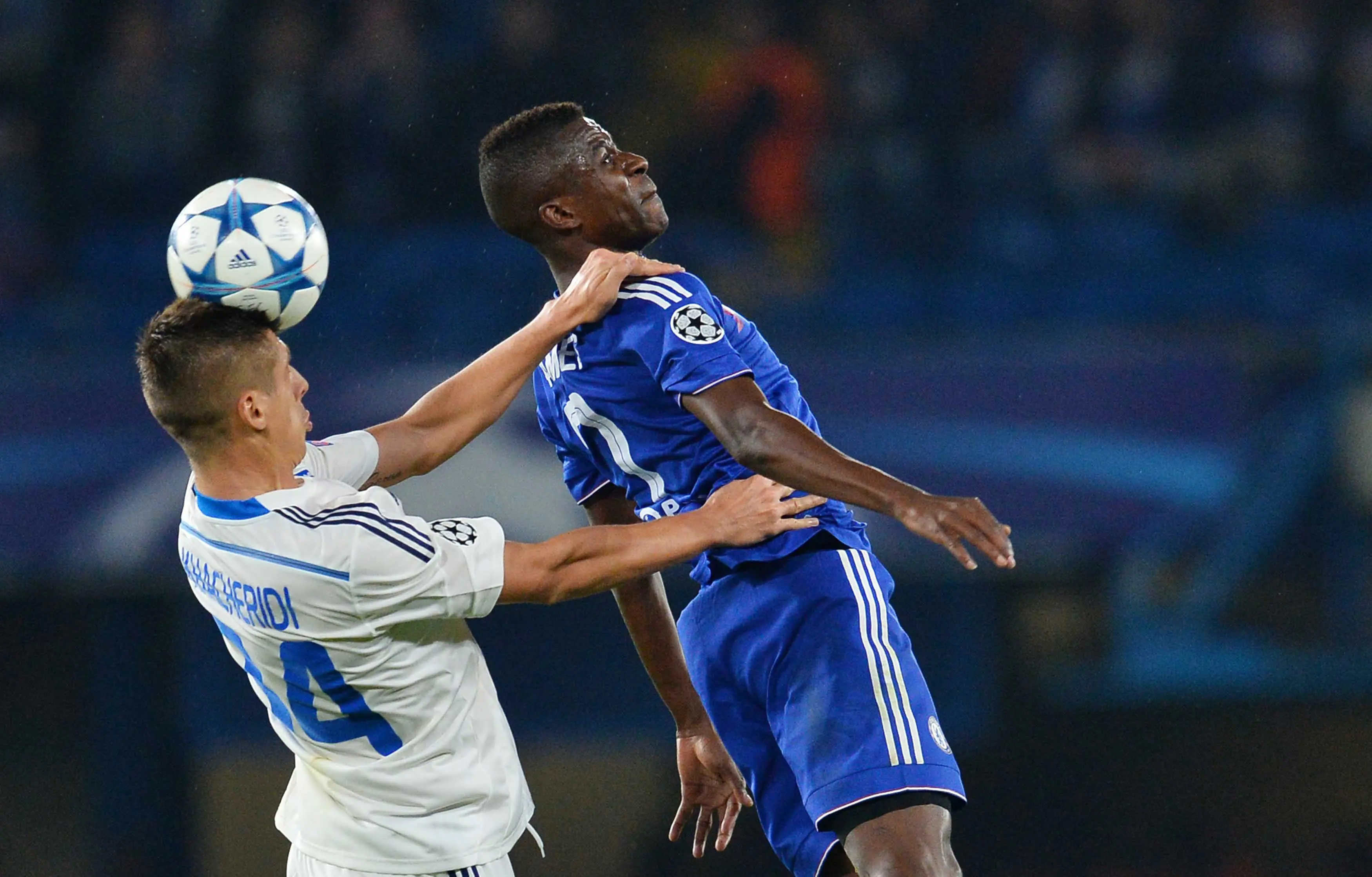 Ramires saat masih membela Chelsea tampil di Liga Champions.(AFP PHOTO / Glyn Kirk) 