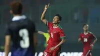Lerby Eliandry cetak gol pertama untuk Timnas Indonesia saat pukul Kamboja (Liputan6.com/Helmi Fithriansyah)