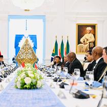 Presiden Prabowo Subianto menyambut  kunjungan kenegaraan Presiden Afrika Selatan (Afsel), Cyril Ramaphosa di Istana Merdeka Jakarta, Rabu (22/10/2025). (Foto: Biro Pers Sekretariat Presiden)
