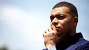 Real Madrid secara resmi mengumumkan perekrutan Kylian Mbappe sebagai pemain baru pada Selasa (4/6/2024) dini hari WIB. (Sarah Meyssonnier / POOL / AFP)