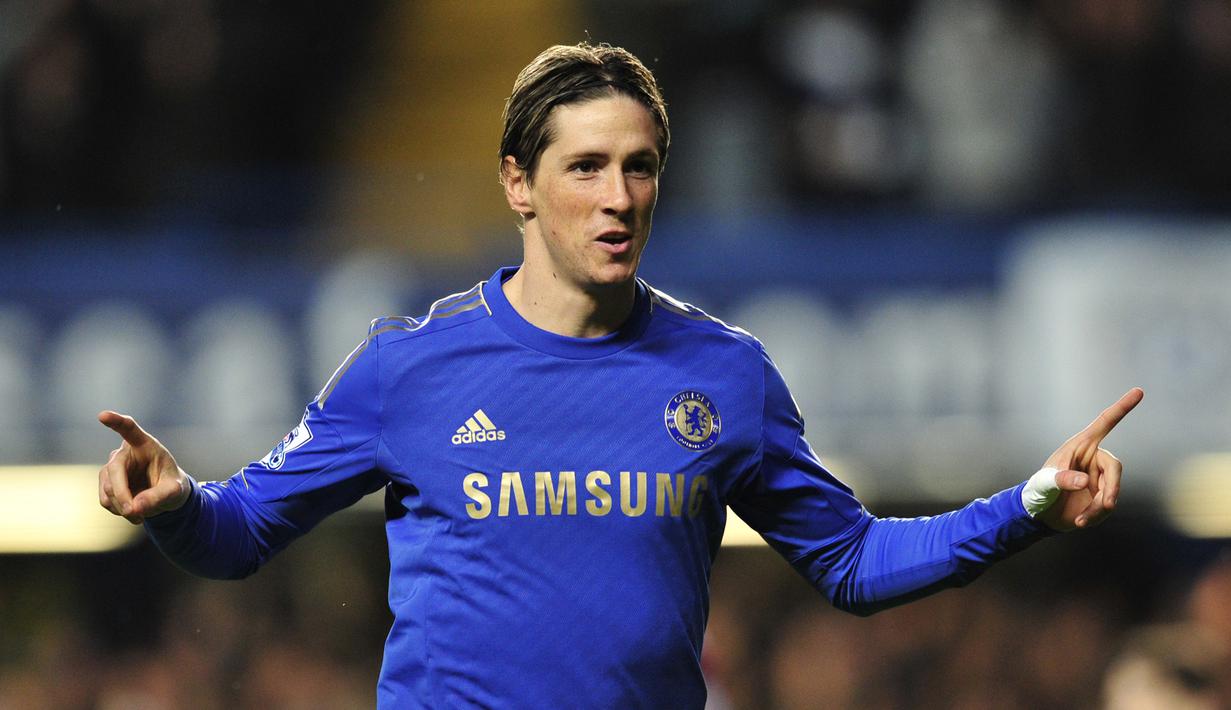 Fernando Torres - Nama Fernando Torres sangat dikenal ketika bermain untuk Liverpool. Kepindahaannya ke Chelsea pada 2011 justru membuat performanya semakin menurun. Selama berseragam Chelsea, Torres hanya mencetak 20 gol dari 110 penampilannya. (AFP/Glyn kirk)