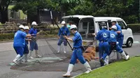 Latihan keadaan darurat di salah satu kebun binatang di Jepang. (dok. Facebook/tobezoo)