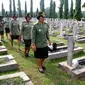 Sebanyak 400 Koprs Wanita Angkatan Darat (Kowad) melaksanakan ziarah di Taman Makam Pahlawan Nasional (TMPN) Kalibata Jakarta, Jumat (19/12/2014). (Dok.Puspen TNI)