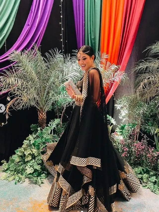 Penampilan 10 Seleb Wanita dengan Busana ala India, Bak Artis Bollywood