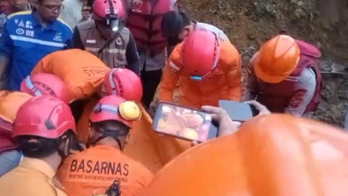 Update longsor Sembahe, Sumut!  Evakuasi terus berjalan, begini kondisi terkini di lokasi bencana.