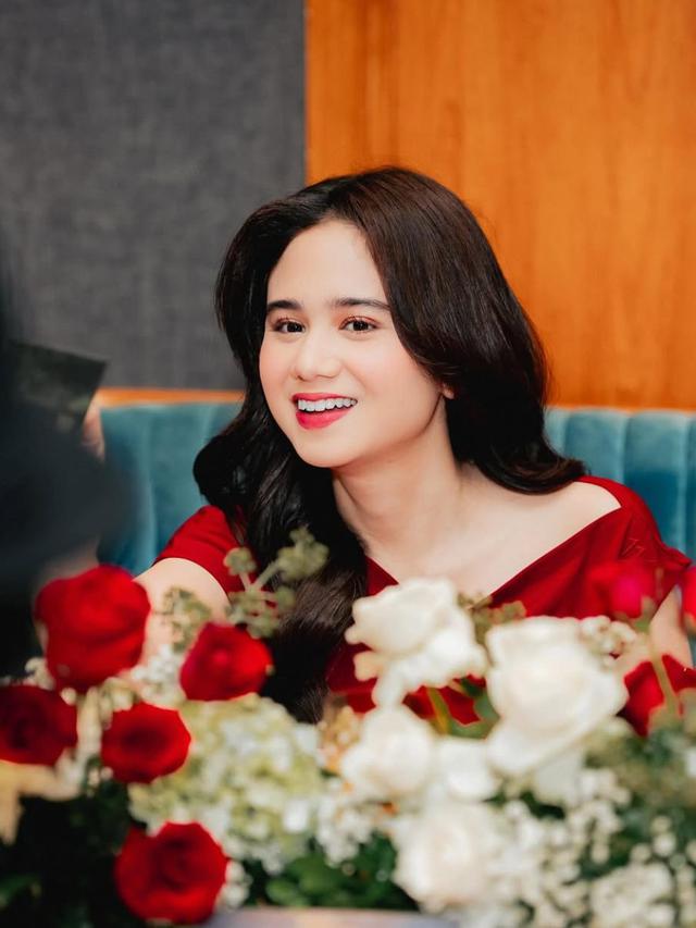 Tissa Biani pukau penggemar di launching film, gaya berani dalam merah menyala. (credit: instagram.com/tissabiani).