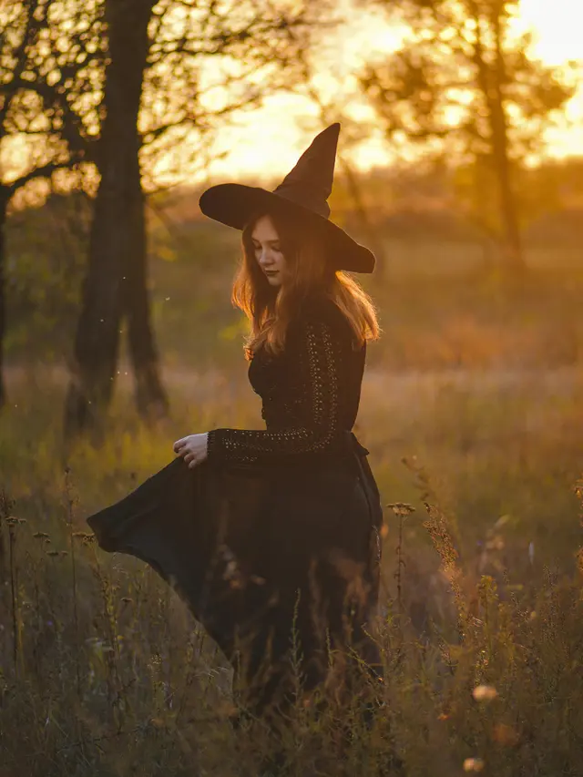 4. Scorpio – Mysterious dan Intense