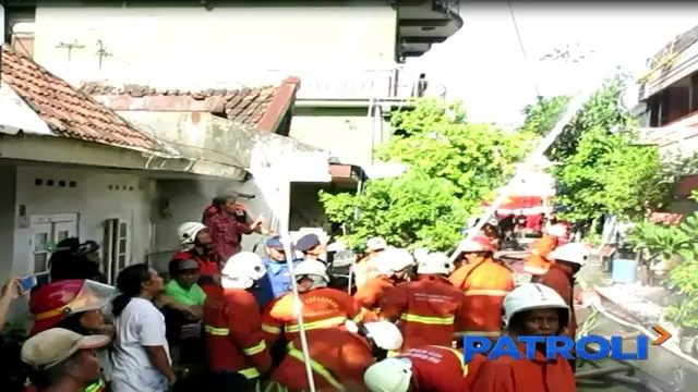 Hingga saat ini, aparat Polres Pelabuhan Tanjung Perak, masih menyelidiki lokasi kebakaran yang menewaskan 8 orang korban.