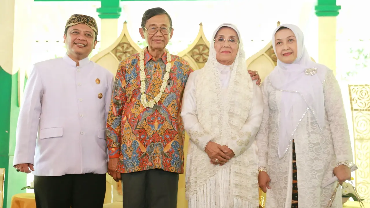 [Bintang] Respsi Pernikahan Nani Wijaya dan Ajip Rosidi