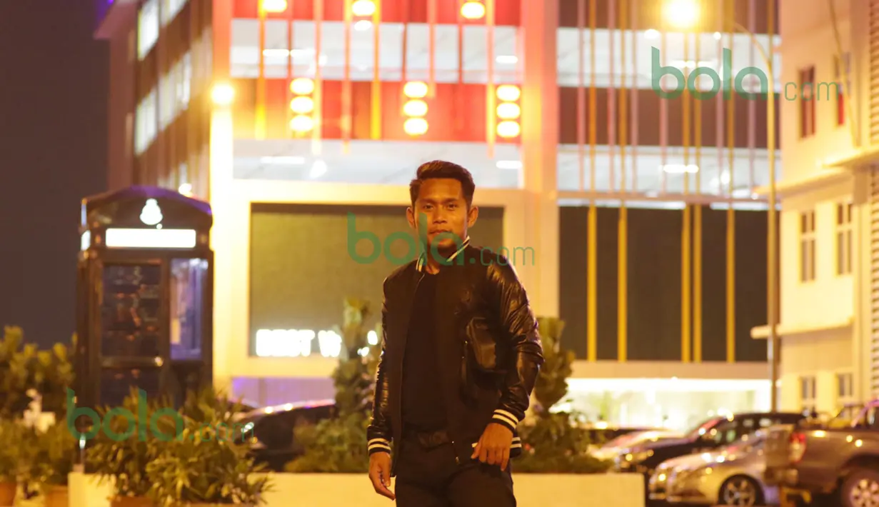 Sejak menjuarai Piala Malaysia, Andik Vermansah mejadi pemain yang selalu dirindukan penggemar Selangor FA. (Bola.com/Nicklas Hanoatubun)