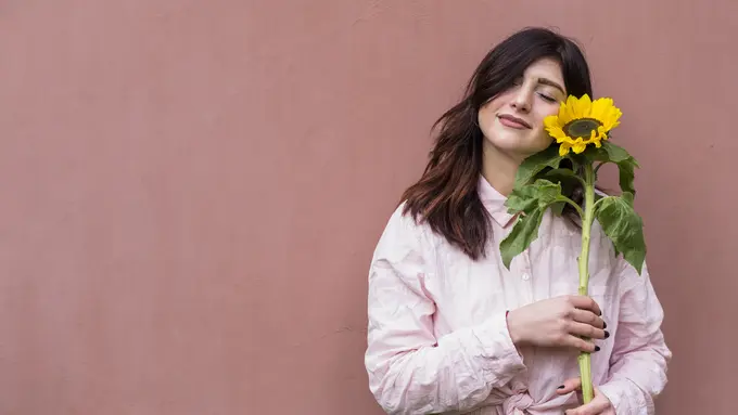 wanita november batin tenang