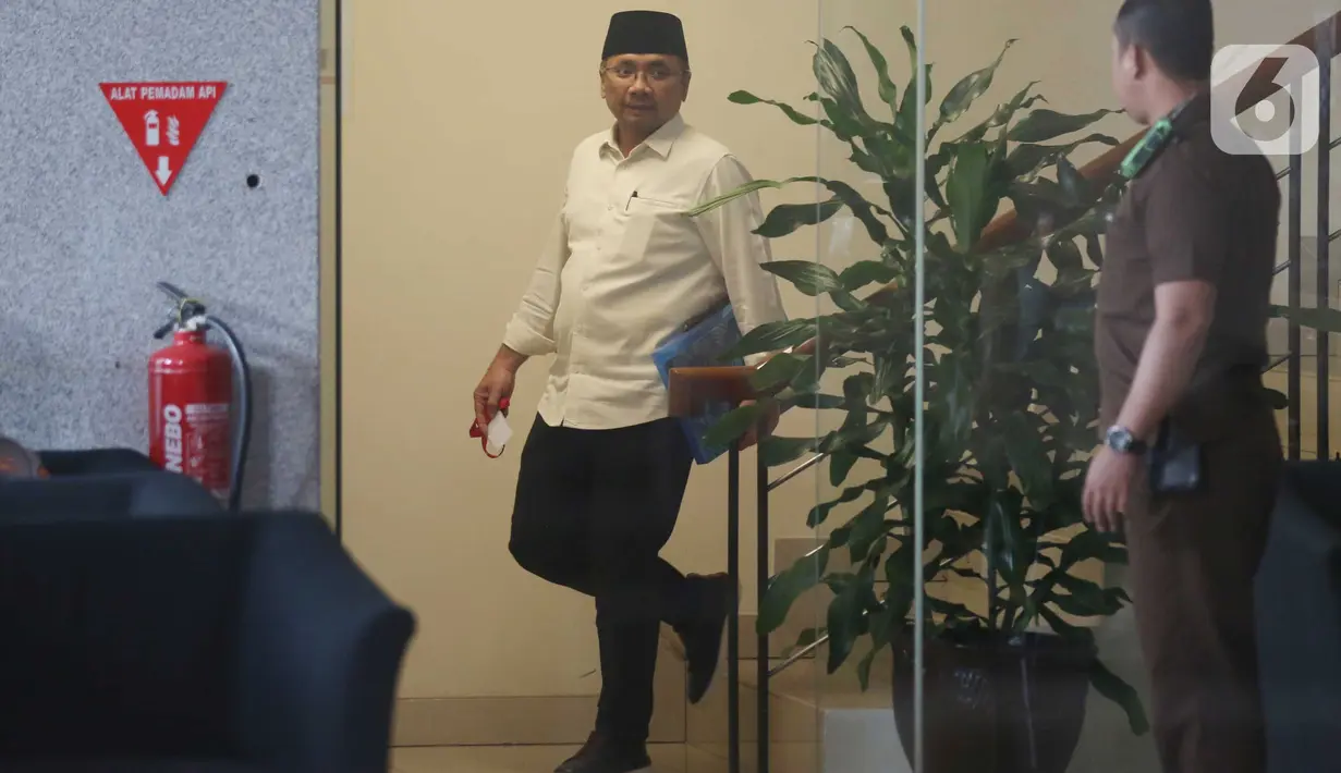 Mantan Menteri Agama, Yaqut Cholil Qoumas kembali memenuhi panggilan Komisi Pemberantasan Korupsi (KPK) di Gedung Merah Putih, Jakarta, Senin (1/9/2025). (Liputan6.com/Helmi Fithriansyah)