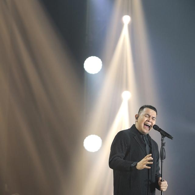 Lirik Lagu Sewindu Tulus Ragam Bola Com