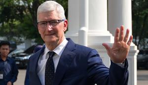 Pertemuan CEO Apple, Tim Cook dengan Jokowi menyusul langkah Apple yang saat ini sedang memperluas investasi di kawasan Asia. (BAY ISMOYO/AFP)