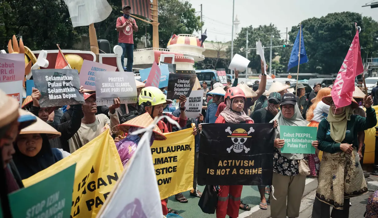 Pengunjuk rasa menilai proyek tersebut mengancam ekosistem laut dan memperburuk krisis iklim. (Yasuyoshi CHIBA/AFP)