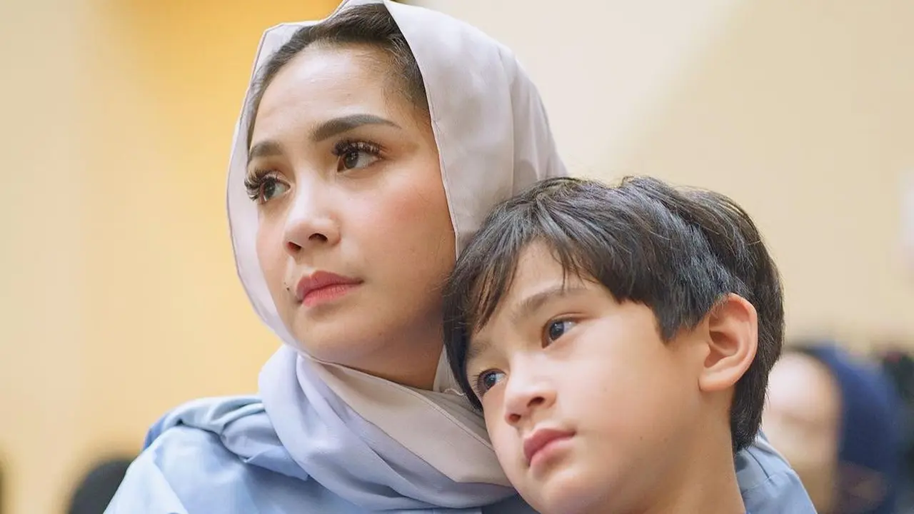 Nagita Slavina dan Rafathar (Instagram/raffinagita1717)