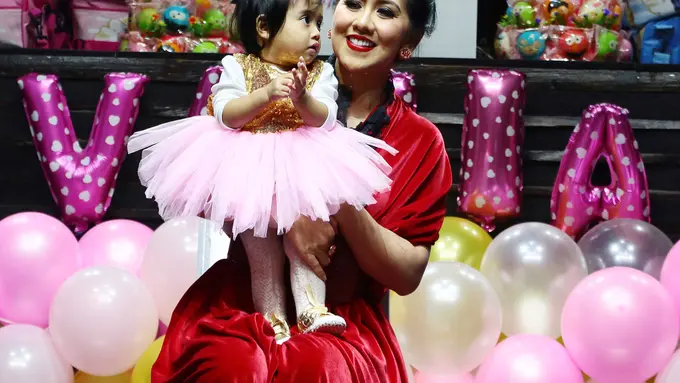 [Bintang] Venna Melinda Persembahkan Lagu Cinta Tak Bersyarat untuk Vania