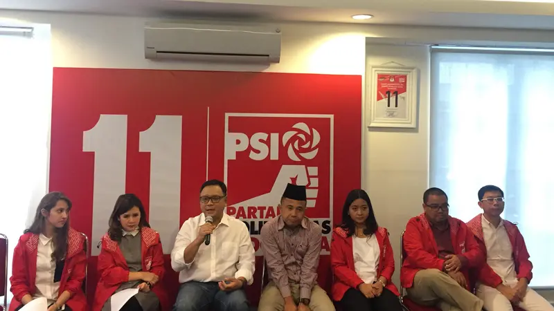 PSI memamerkan dua calegnya Rizal Cavalry, mantan wartawan bisnis dan Daniel Tumiwa, pakar bisnis sekaligus pegiat ekonomi digital.