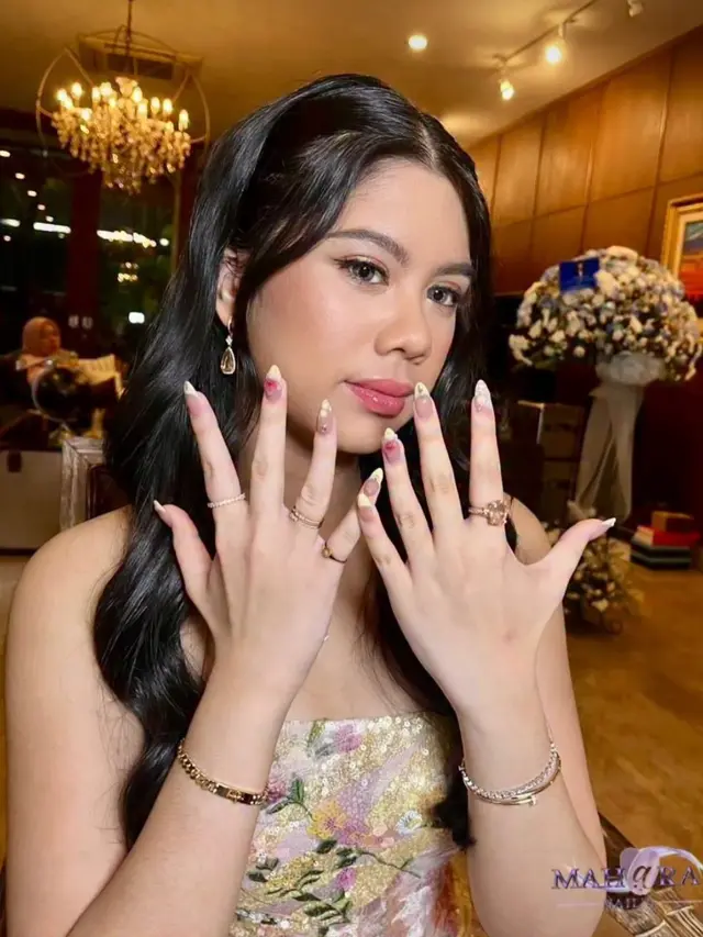 Almira Yudhoyono saat Pesta Ulang Tahun Sweet Seventeen. [@annisayudhoyono]