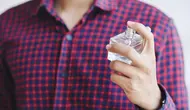 Bukan Sekadar Wangi, Parfum Bisa Jadi Signature Style Pria