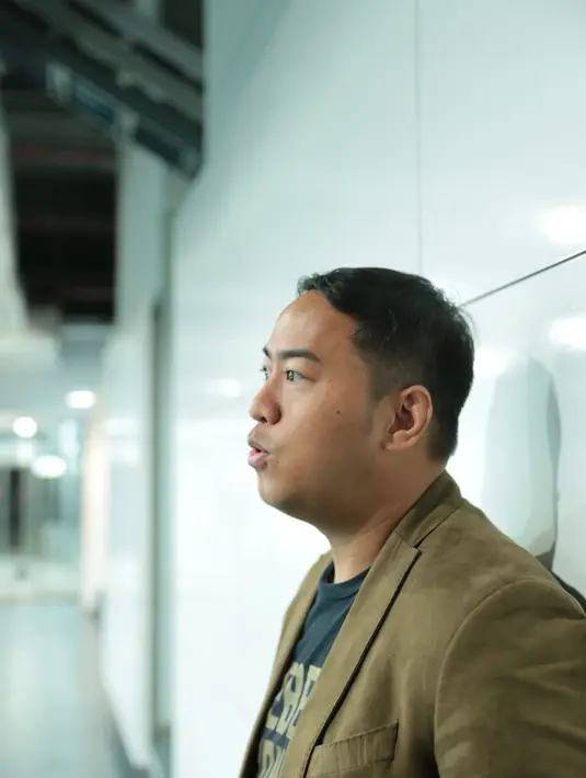 Di samping itu, ada hal yang kerap ditemukan oleh Pandji. Rasa enggan dan ketakutan menghasilkan karya yang jelek lah yang hingga kini masih menghantui benak para pemuda di Indonesia. (Adrian Putra/Bintang.com)