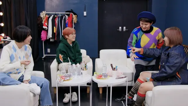 Celeb Five: Behind the Curtain