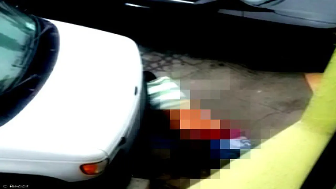 Viral, Aksi Mesum Pria Tertangkap Basah Bercinta dengan Aspal