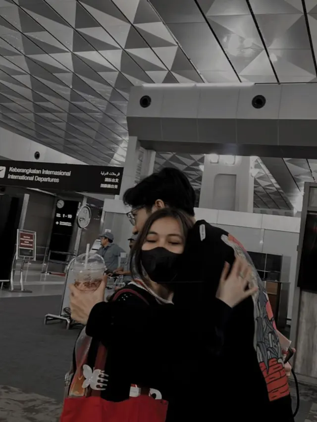 Kiesha Alvaro - Frissly Herlind