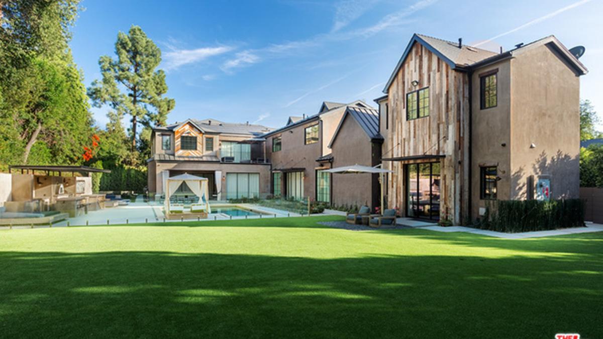 Menengok Rumah Kelly Clarkson di Los Angeles yang Dijual Hampir Rp152 ...