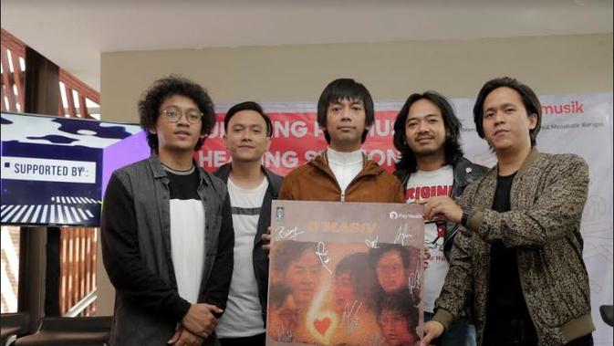 D'Masiv Rilis Album Baru, Jadi Kado Spesial Ulang Tahun Gitaris Rama