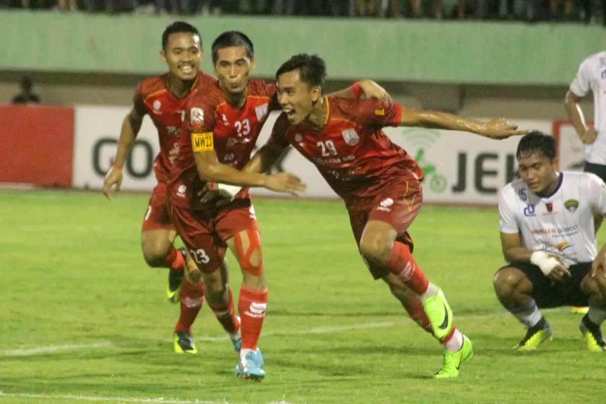 Persis Solo