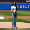 Jang Wonyoung saat 'First Pitch' di New York, Gaya Simpel tapi Stunning