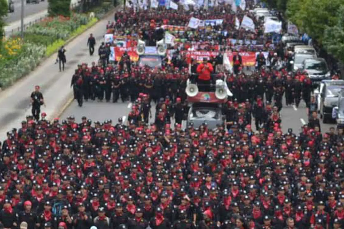 May Day, Ribuan Buruh Bergerak Menuju Jakarta Dengan 11 Tuntutan