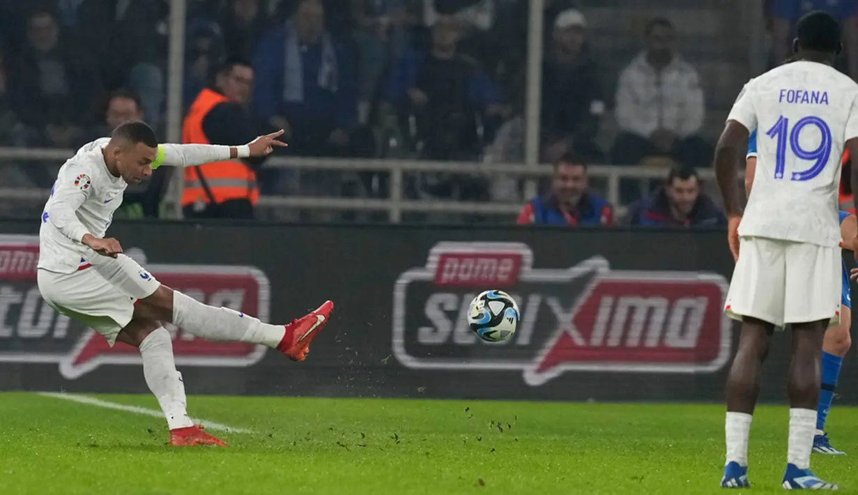 Prancis untungnya terhindar dari kekalahan. Eksekusi sempurna Youssouf Fofana (74’) memaksa skor kembali jadi imbang dan bertahan hingga laga berakhir. (AP Photo/Thanassis Stavrakis)