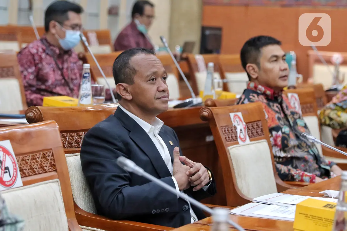 Menteri Bahlil Bahas Kinerja Kementerian Investasi/BKPM Bersama Komisi VI DPR