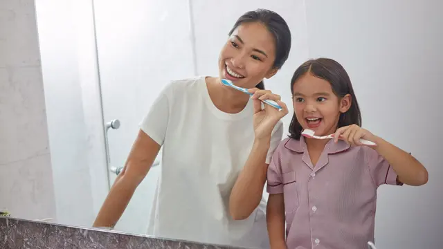 Cara Seru Ajak Buah Hati Biar Semangat #SikatGigiMalam, Dijamin Bikin Dia Happy