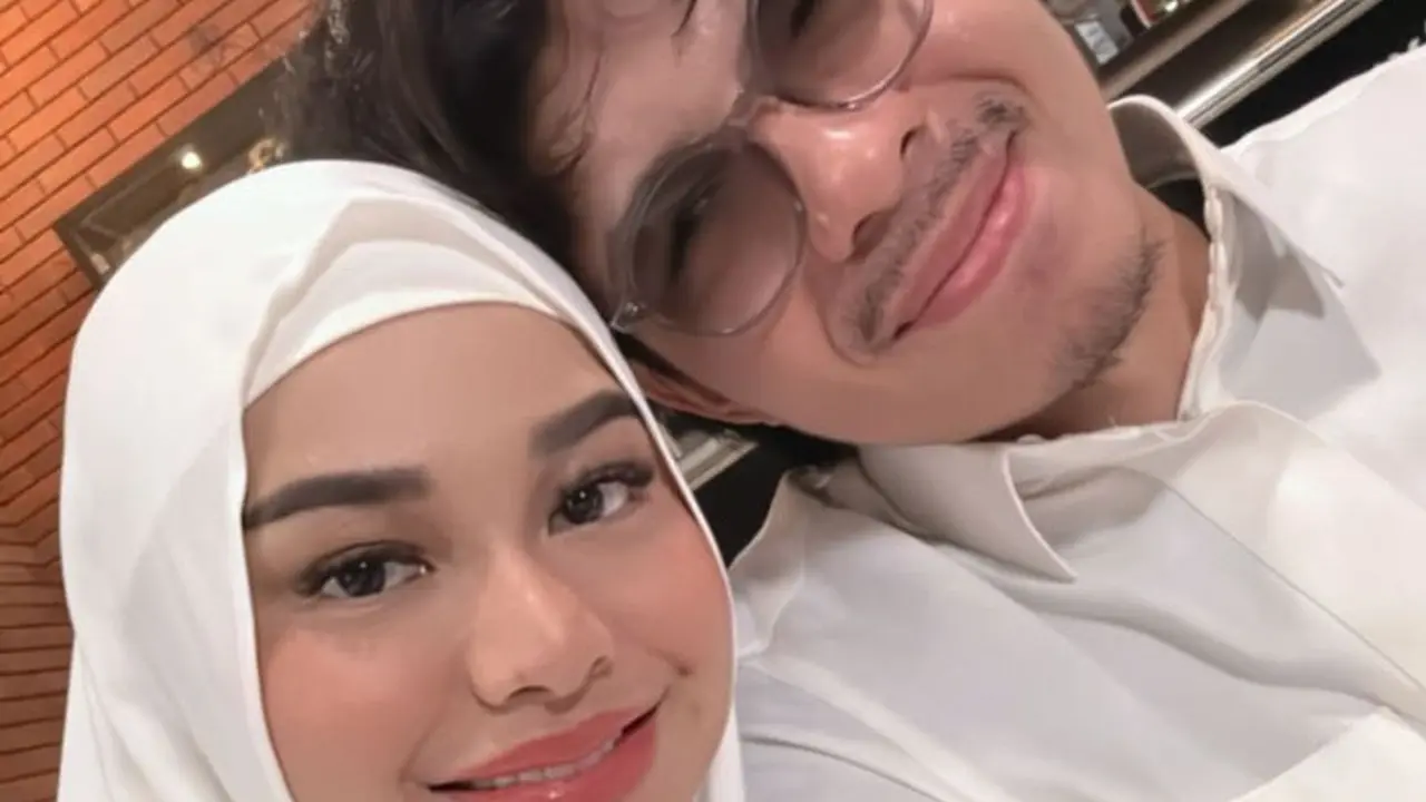 Potret Pelepasan Haji Aurel Hermansyah dan Atta Halilintar
