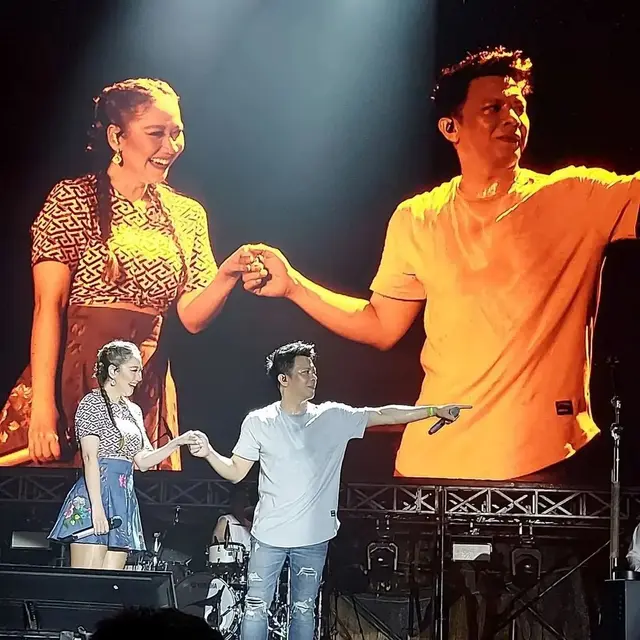6 Potret Bunga Citra Lestari dan Ariel NOAH Duet di Atas Panggung, Bikin Baper
