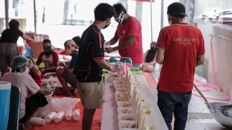 FOTO: Dapur Umum untuk Warga Terdampak COVID-19