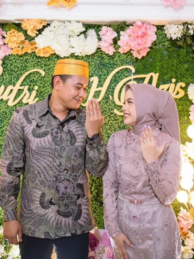 Putri Isnari D'Academy dilamar Abdul Azis (Foto: instagram da4_putri03)