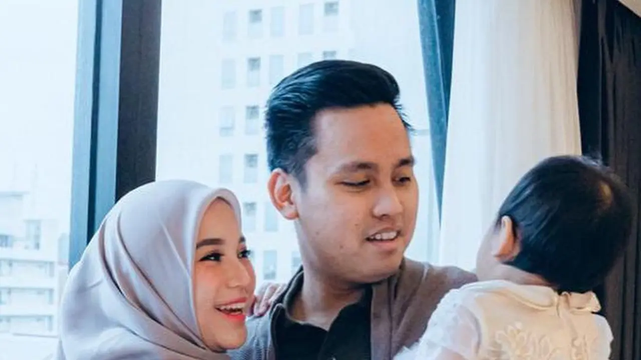 Ingin terhindar dari penyakit ain, Chacha Frederica pilih tutup wajah anak