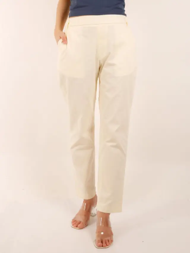 Tampilan Perempuan Masa Depan dalam Balutan Koleksi Busana Ramadan yang Modern dan Minimalis