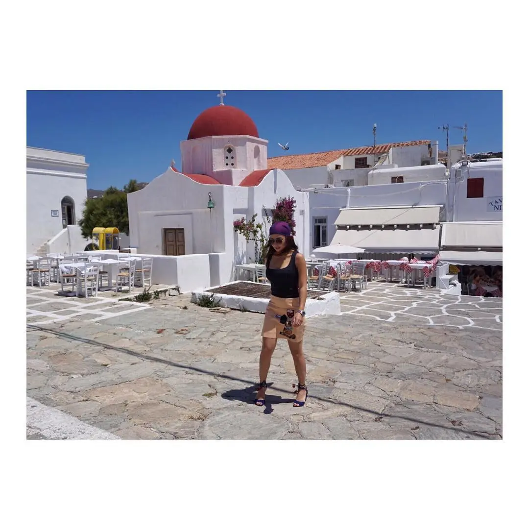 Padu padan busana traveling ala NIkita Willy. (sumber foto: nikitawillyofficial94/instagram)