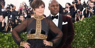 Kris Jenner miliki kekasih yang usianya jauh lebih muda darinya. Perbedaan usia mereka adalah 25 tahun. (REX/Shutterstock/HollywoodLife)