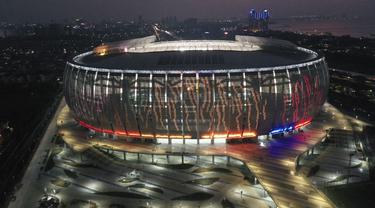 Jakarta International Stadium di Malam Hari