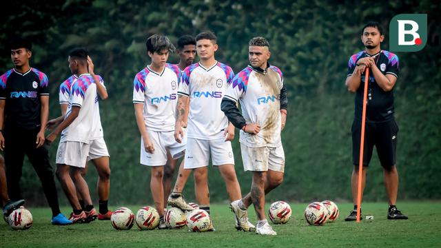 Sementara Pemasukan Tiket Uji Coba Arema Fc Vs Rans Cilegon Fc Mencapai Setengah Miliar Rupiah Indonesia Bola Com