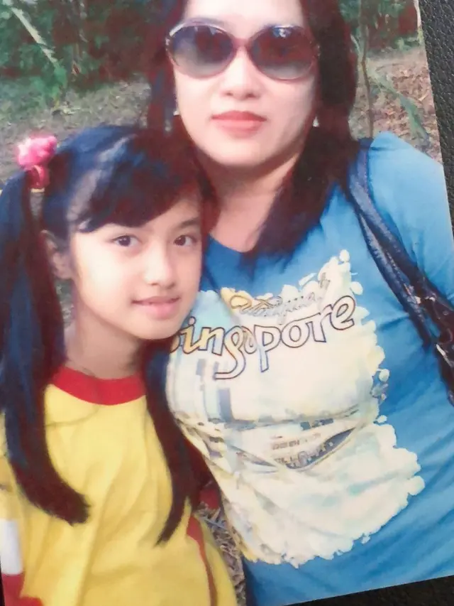 Genap 22 Tahun, Ini 6 Foto Lawas Masa Remaja Ochi Rosdiana