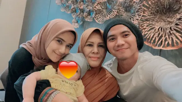Gugat Cerai, Ini 6 Potret Keluarga Kecil Rizki DA dan Nadya Mustika Rahayu
